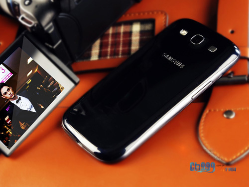 三星手机官网店 Cg-4WFHBQASIPH21AAE5nzI435UAAJ1NwNf-CcAATm3180.jpg